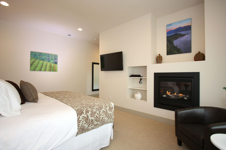 Bedroom 2, Vineyard View Inn, Yamhill