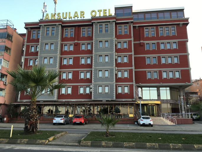 Aksular Hotel, Merkez