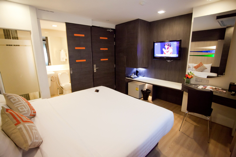 Studio Sukhumvit 11, Wattana