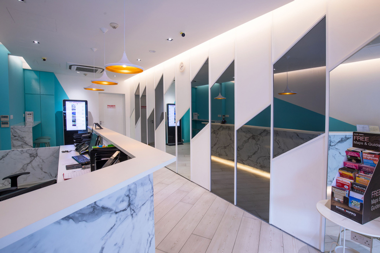 Marrison Desker @ Little India, Rochor
