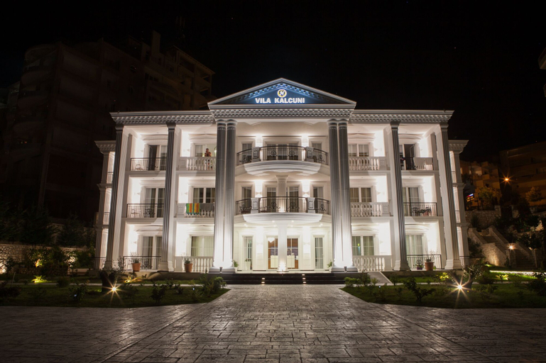 Vila Kalcuni, Sarandës