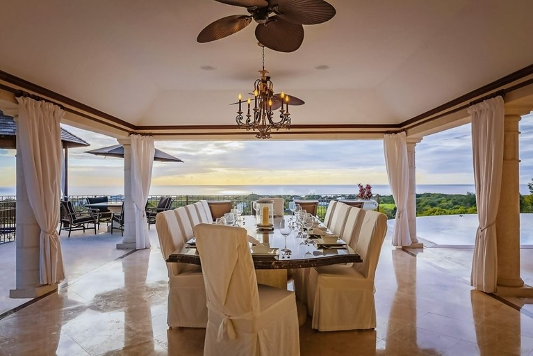 Food & Drinks 5, Villa Kailani