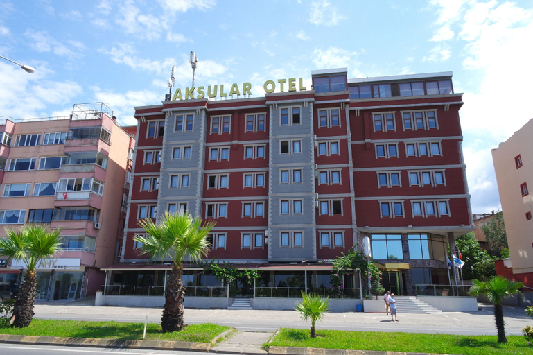 Aksular Hotel, Merkez