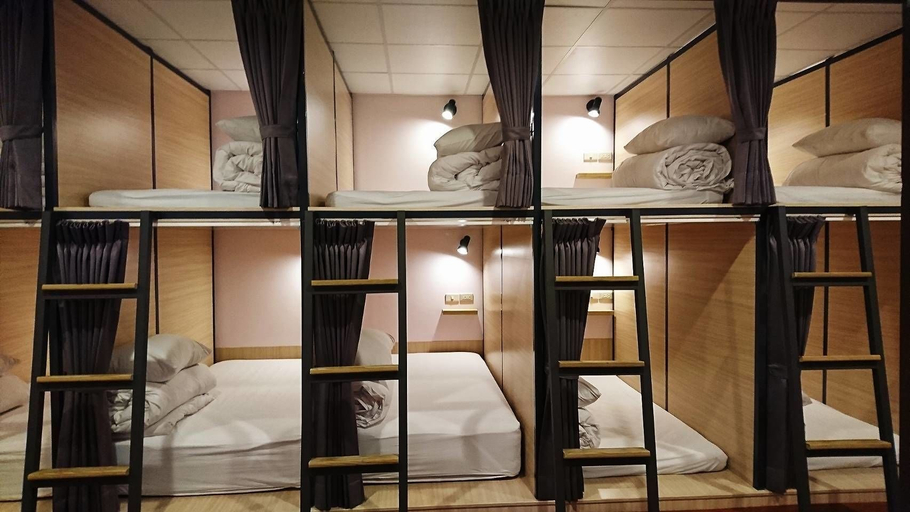 Others, Temple Side - Hostel, Tainan
