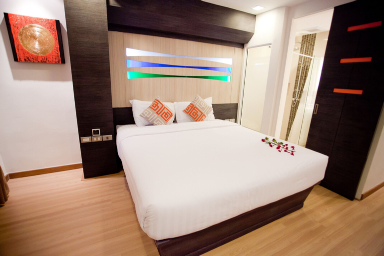 Studio Sukhumvit 11, Wattana