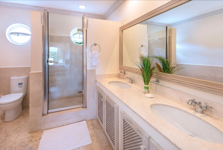 Bathroom 5, Royal Villa 19