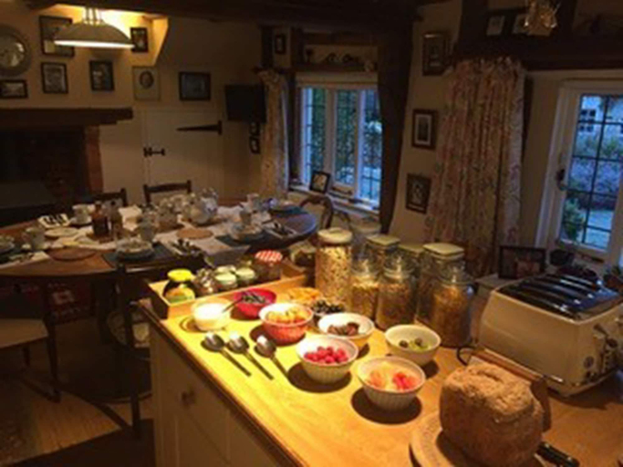 Food & Drinks, Mulleys Cottage B&B, Suffolk