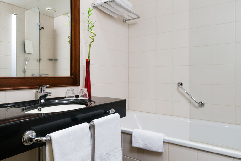 Bathroom 4, Original Sokos Hotel Olympia Garden, Sankt-Peterburg gorsovet