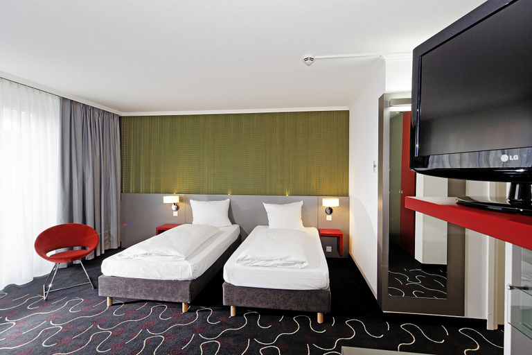 Bedroom 3, Premier Inn Stuttgart Bad Cannstatt, Stuttgart