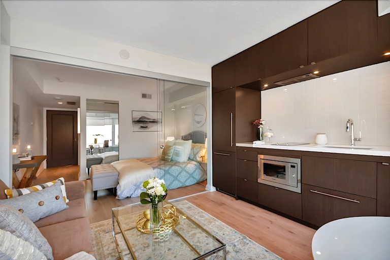 Others 4, AMAZING SUITES IN YORKVILLE, Toronto