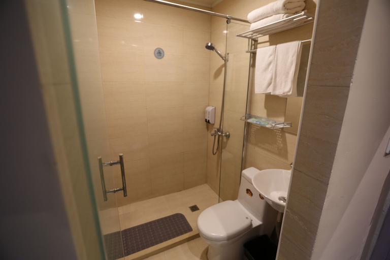 Bathroom 4, Shanghai xiannuo luxury hotel, Shanghai