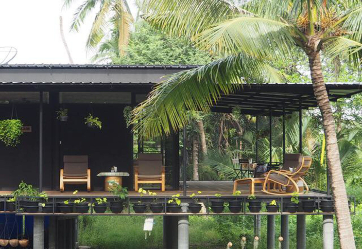Baan Makham Bang Nam Phueng, Phra Pra Daeng