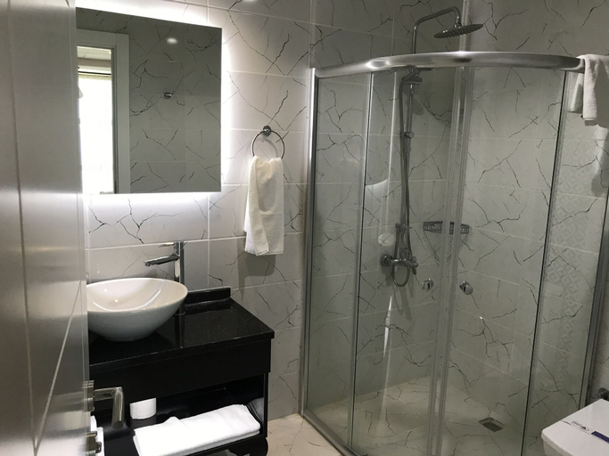 Bathroom 4, The ALARGA, Merkez