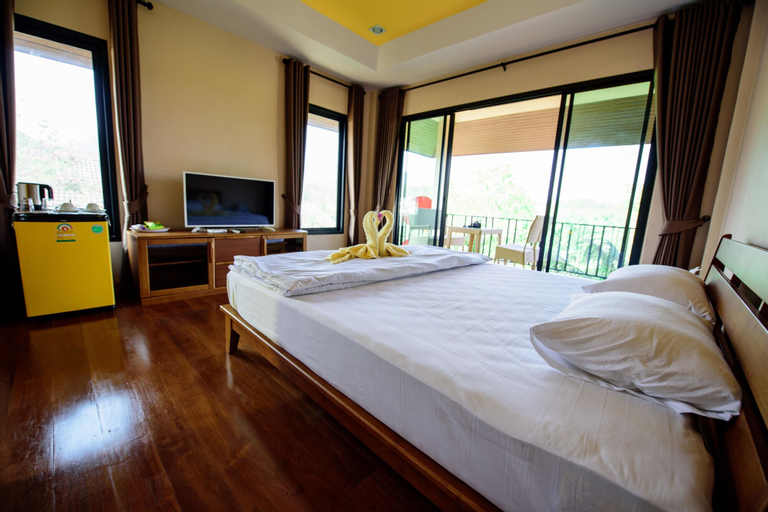 The Organery Retreat, Muak Lek