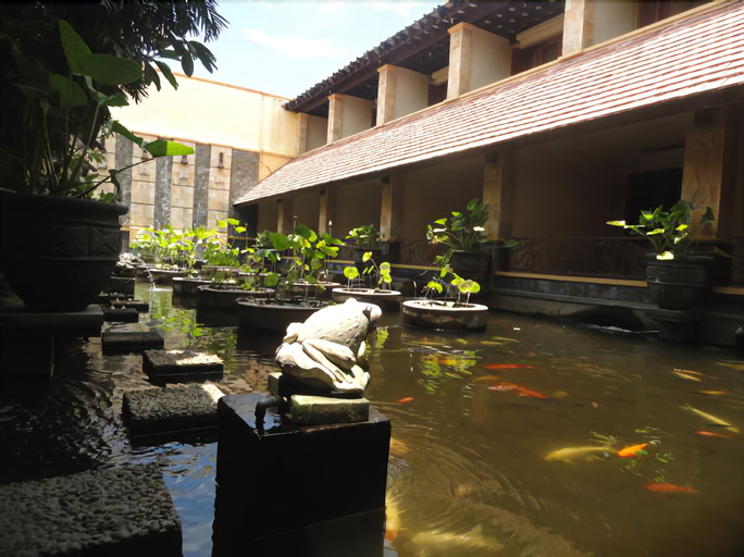 Hotel Lotus Garden Kediri, Kediri