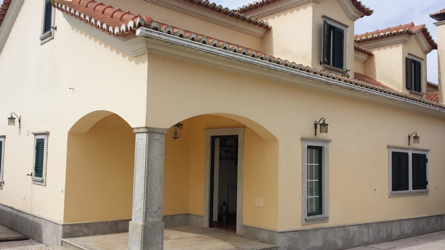 Villa With 4 Bedrooms in Abelheira, With Wonderful sea View, Enclosed, Lourinhã