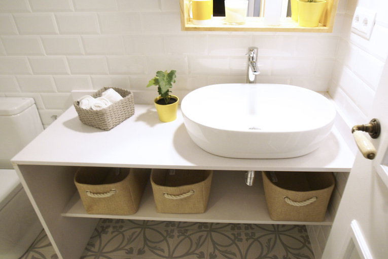 Bathroom 4, 555 Apartments BCN, Barcelona