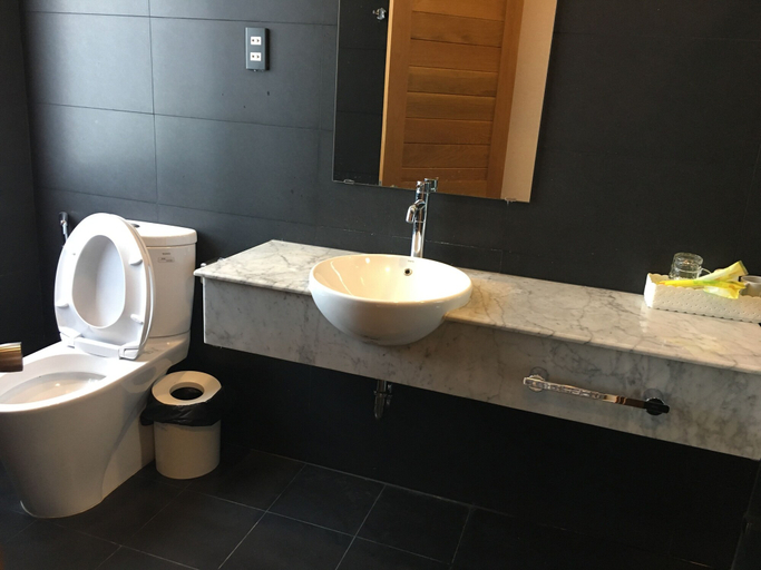 Bathroom, Vung Tau Plaza Design and Cute Apartment, Vũng Tàu