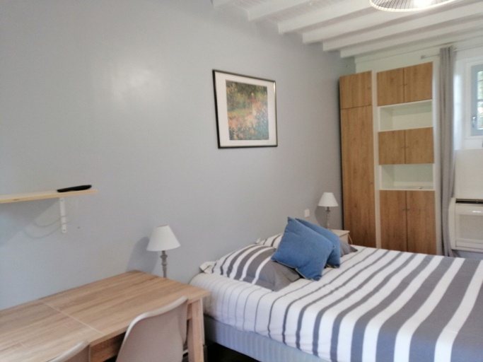 Bedroom 2, Chambres d'hotes La Petite Charnasserie, Maine-et-Loire
