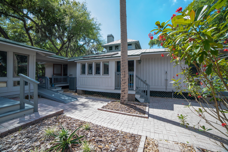 Exterior & Views 2, Riverbend Retreat Fla, Hillsborough