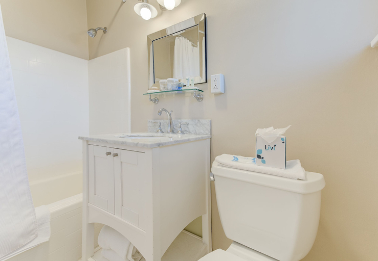Bathroom 4, Sandpiper Inn, Monterey