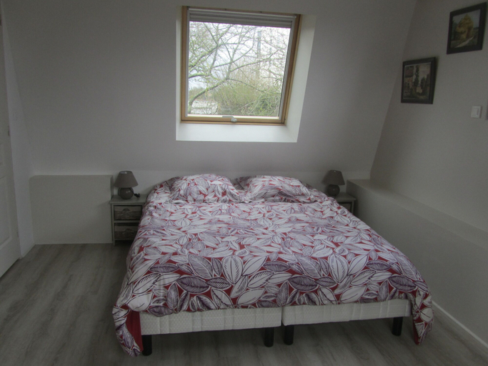 Bedroom 3, Chambres d'hotes La Petite Charnasserie, Maine-et-Loire