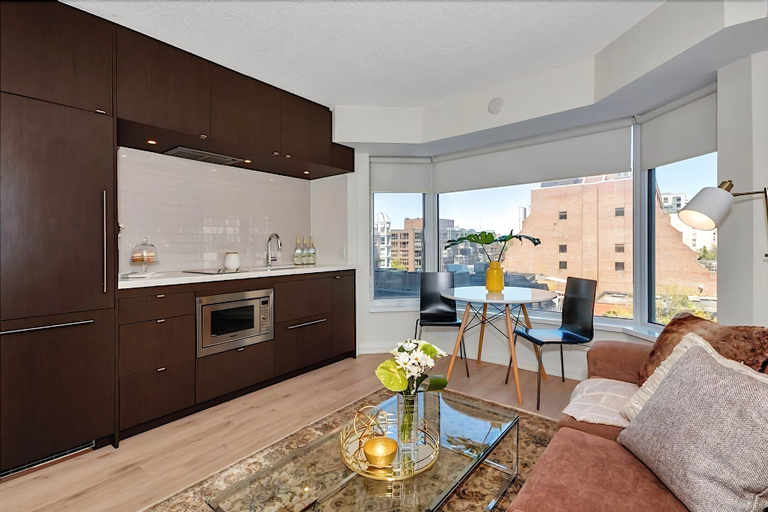 Others 5, AMAZING SUITES IN YORKVILLE, Toronto