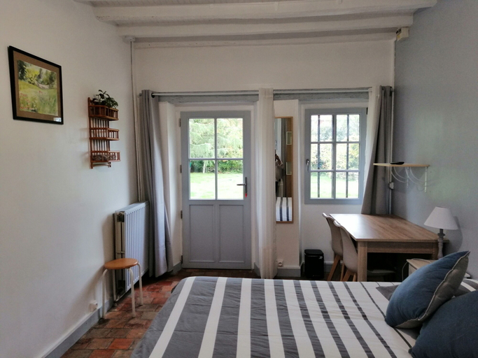 Bedroom 4, Chambres d'hotes La Petite Charnasserie, Maine-et-Loire