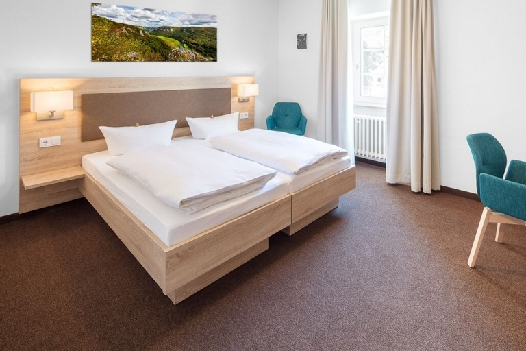 Bedroom 4, Hotel & Restaurant Pelikan, Sigmaringen