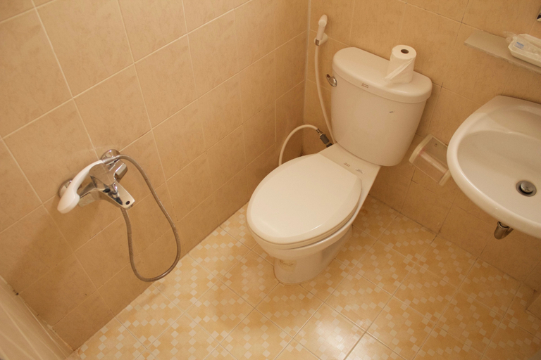 Bathroom 5, Minh Chau Hotel - Dien Bien Phu, District 3