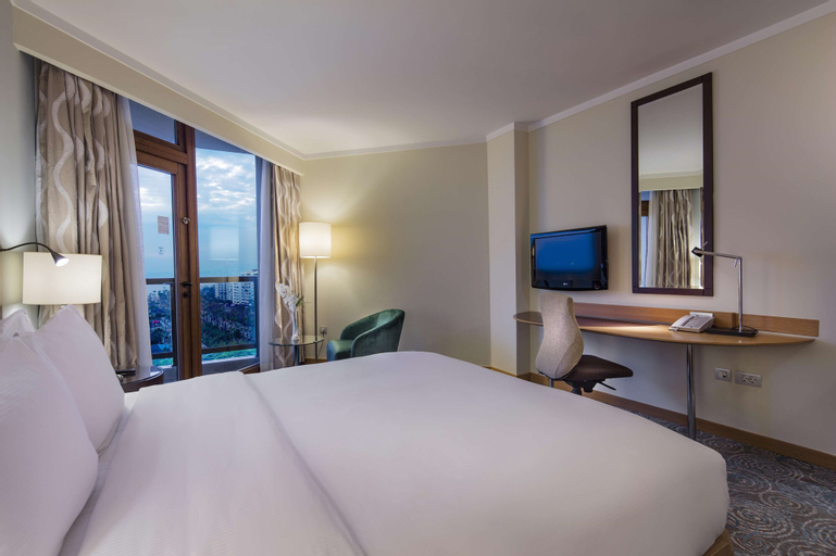 Mersin HiltonSA, Merkez