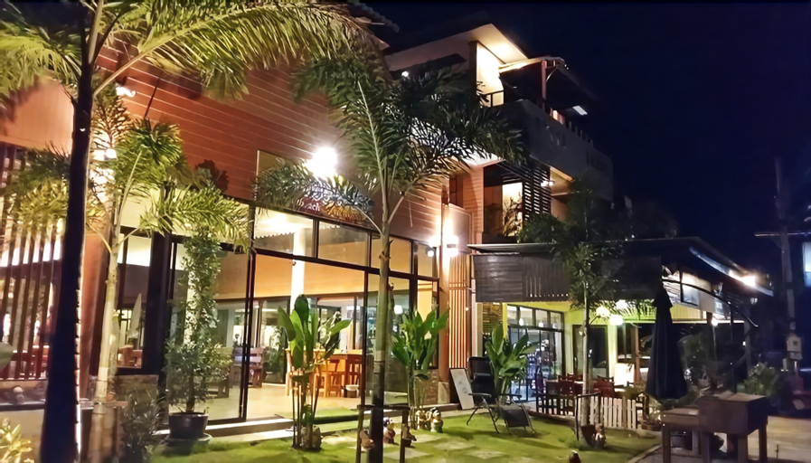 Front Beach Hotel, K. Sam Roi Yot