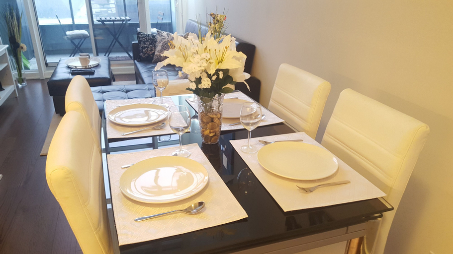 Lavish Suites - Two Story Loft - Downtown Toronto, Toronto