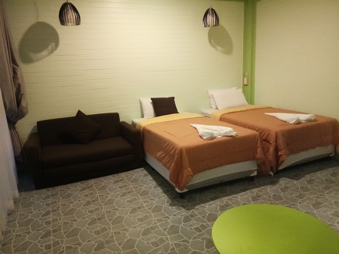 Front Beach Hotel, K. Sam Roi Yot