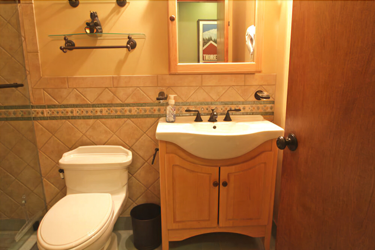 Bathroom 3, Glazebrook F1, Rutland