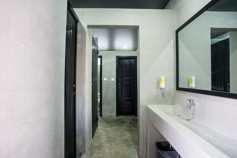 Bathroom 4, White Rabbit Hostel - Adults Only, Siem Reap