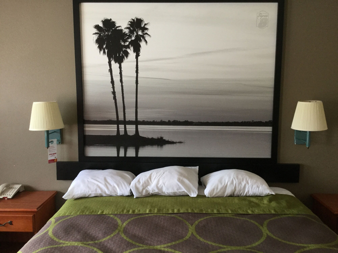 Bedroom 3, Redfinn Inn, Saint Lucie