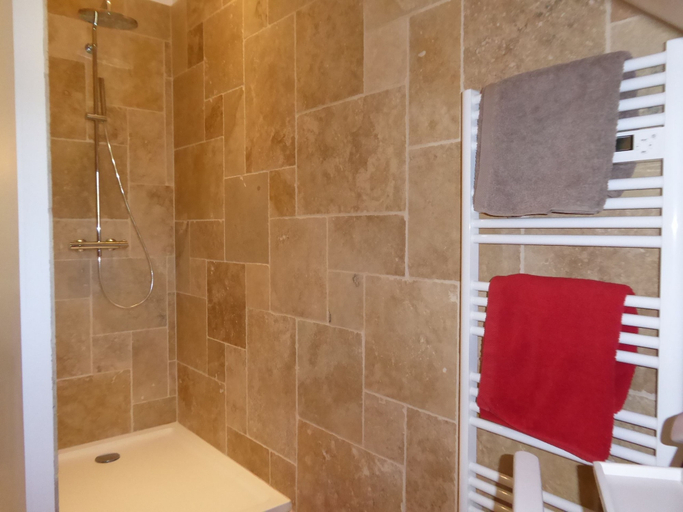 Bathroom 4, La Loubertine, Saône-et-Loire