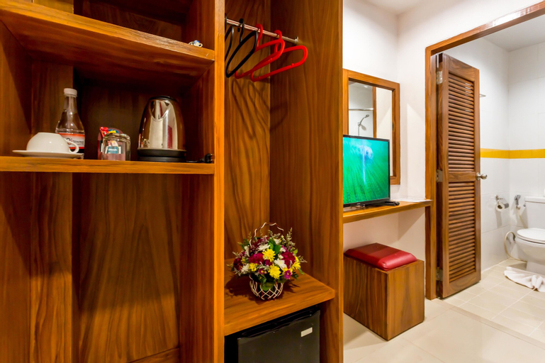 PJ Patong Resortel, Pulau Phuket