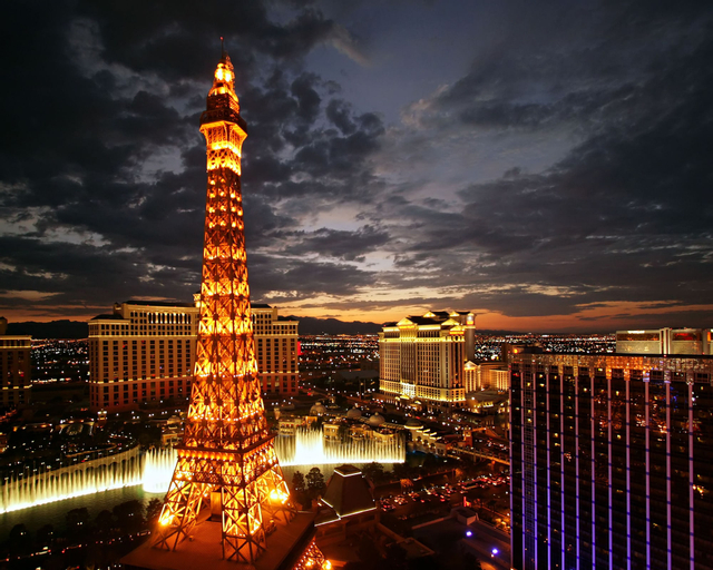 Paris Las Vegas Resort & Casino, Clark