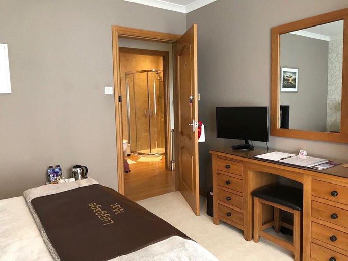 Bedroom 2, The Roses B&B, Highland