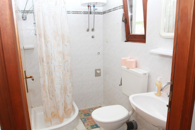 Bathroom 5, Apartments Sanader, Okrug
