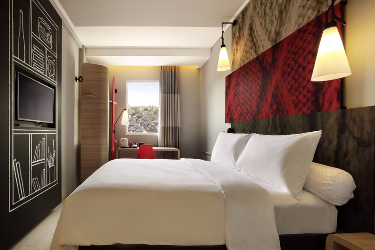 Bedroom 3, ibis Styles London Gatwick Airport, West Sussex