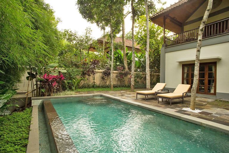 Swimming Pool 13