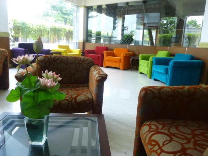 Public Area 2, Hotel New Puri Garden Airport Semarang, Semarang