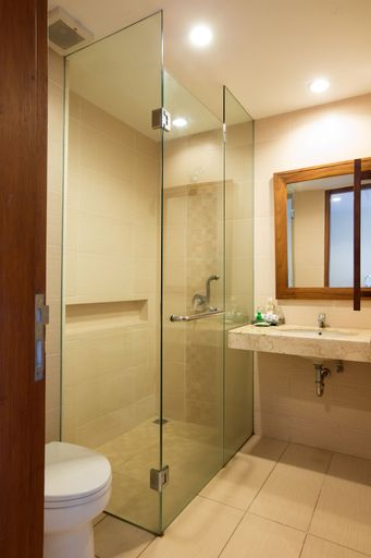 Bathroom 12