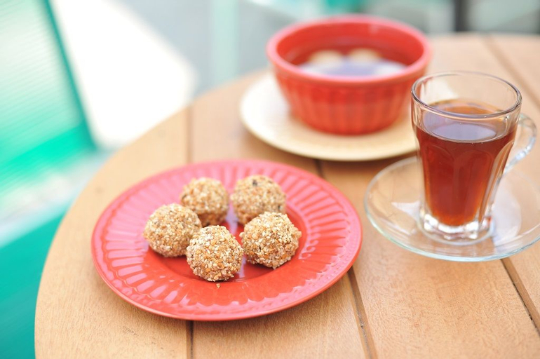 Food & Drinks 18