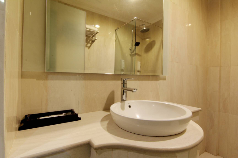 Bathroom 7