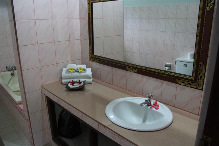 Bathroom 4, Stana Puri Gopa Hotel, Denpasar