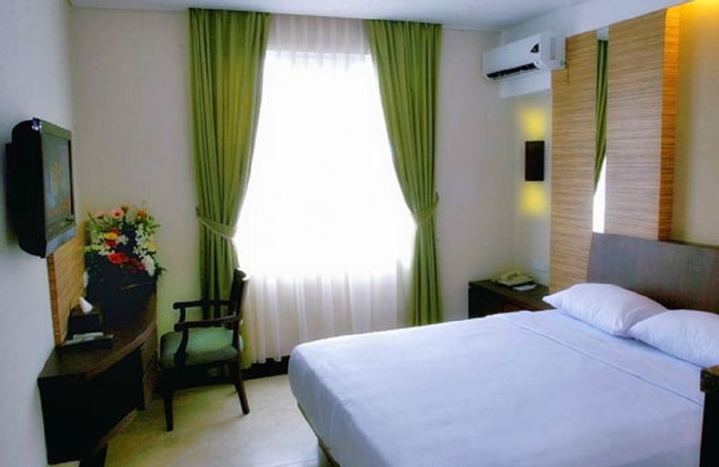 Bedroom 3, Losari Roxy Hotel Jakarta, Central Jakarta